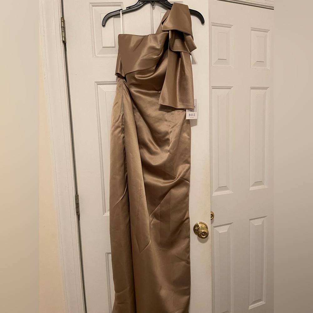 Luxurious Satin One-Shoulder Maxi Dress